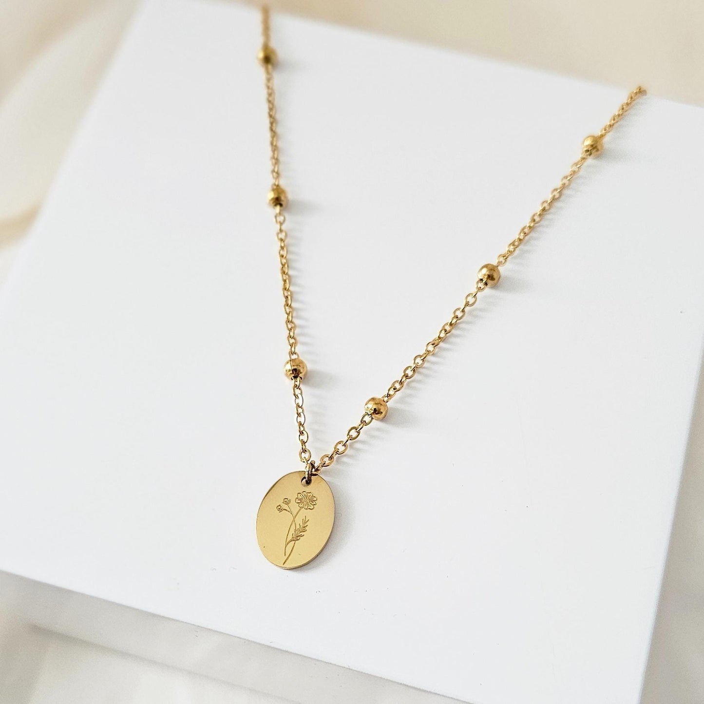 Personalisierte Geburtsblumen Kette – mit Gravur & Geburtsstein – Edelstahl oder vergoldet – Geschenkidee mit Bedeutungskarte