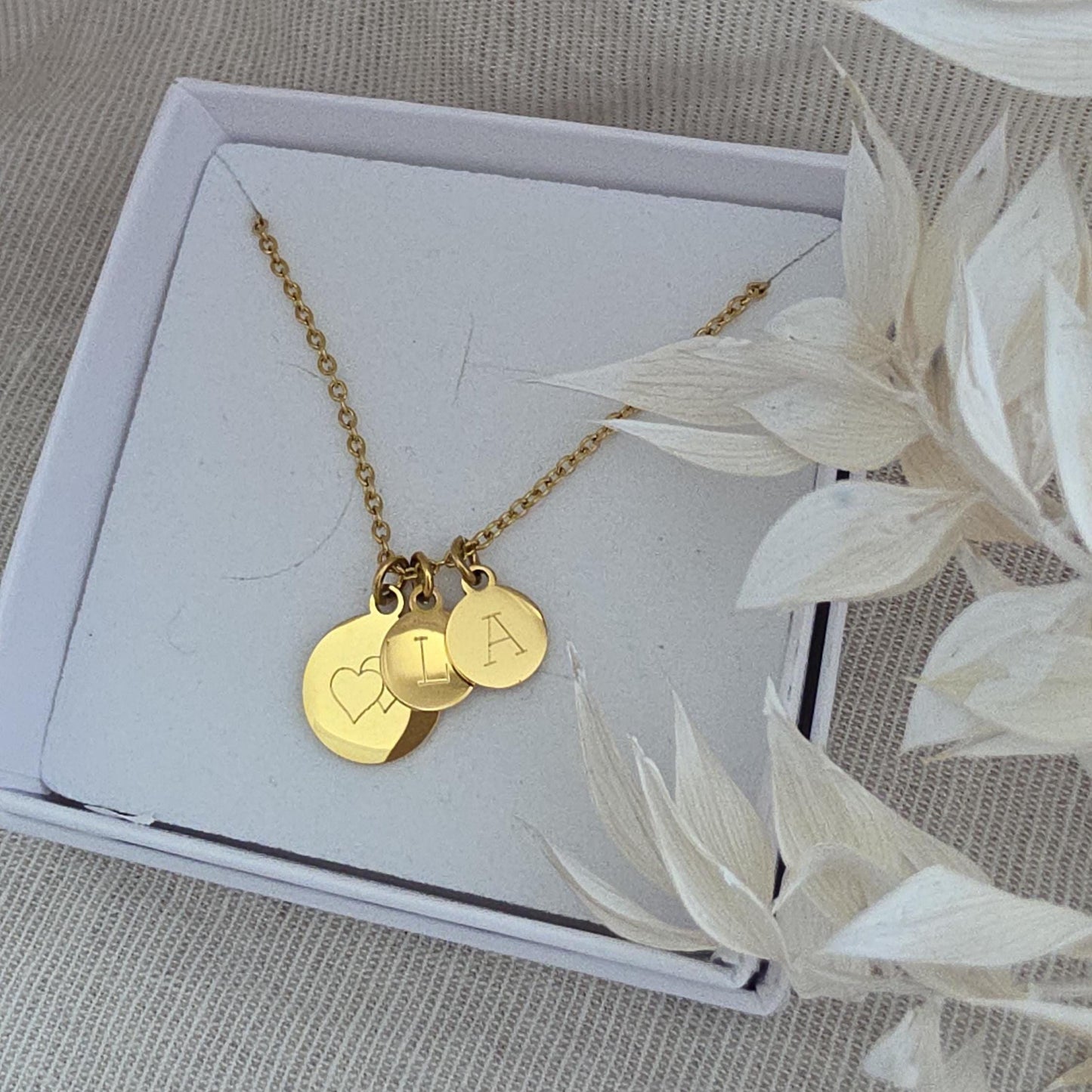 Personalisierte Kette mit Namensgravur | Edelstahl Schmuck vergoldet | Halskette mit Buchstaben Anhänger | personalisierte Geschenke Frauen