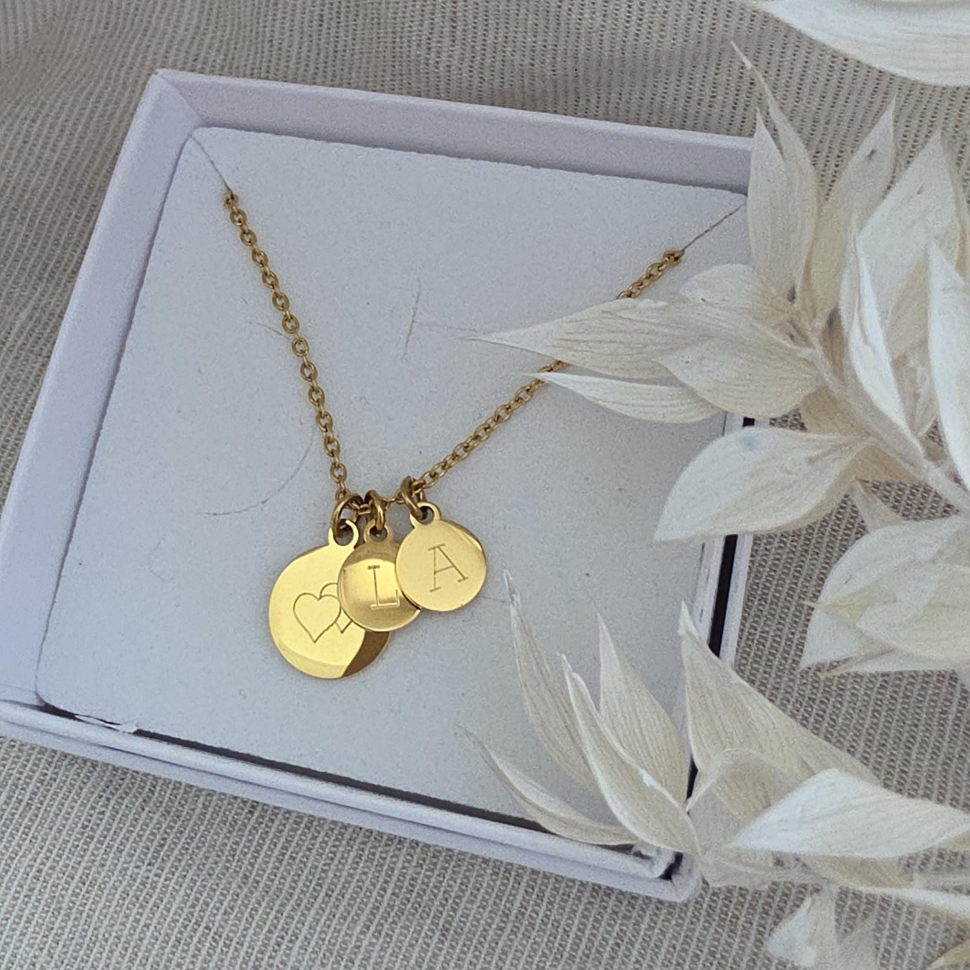 Personalisierte Kette mit Namensgravur | Edelstahl Schmuck vergoldet | Halskette mit Buchstaben Anhänger | personalisierte Geschenke Frauen