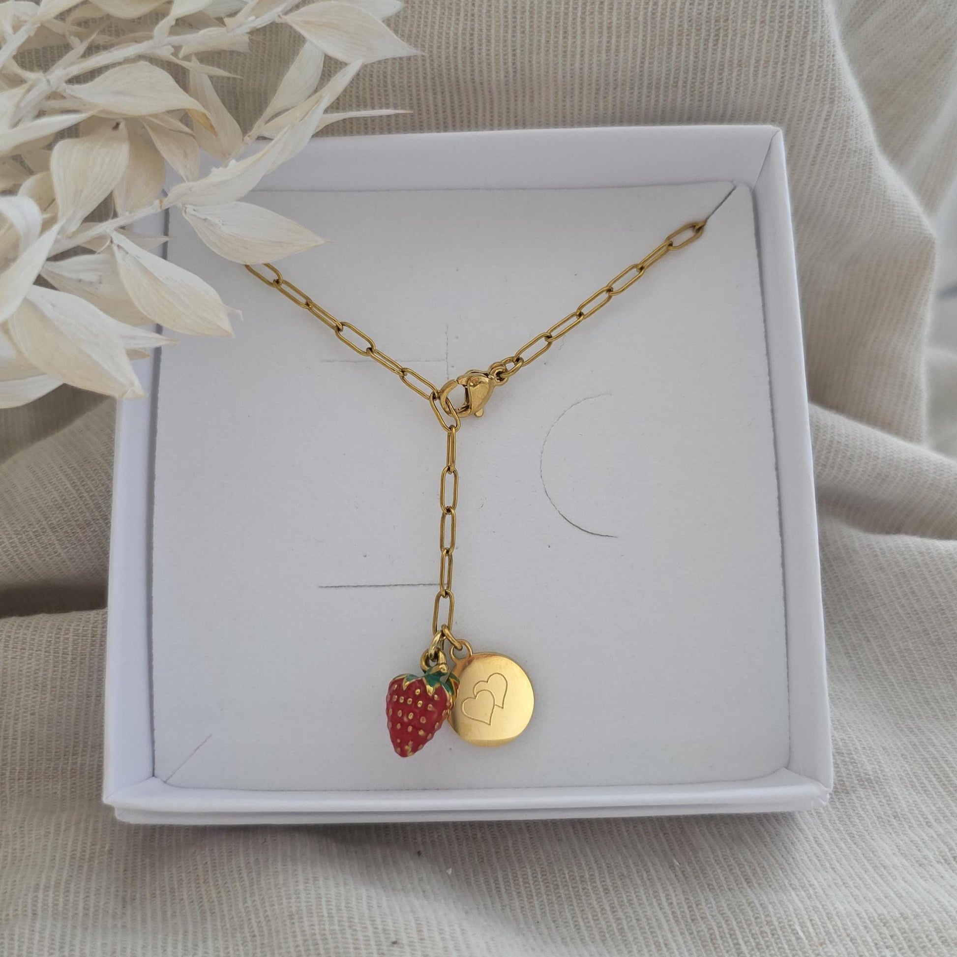 Y-Kette mit Erdbeer Anhänger und Gravur Plättchen | wasserfeste Edelstahl Kette| personalisiertes Geschenk | Halskette mit Erdbeer Charm