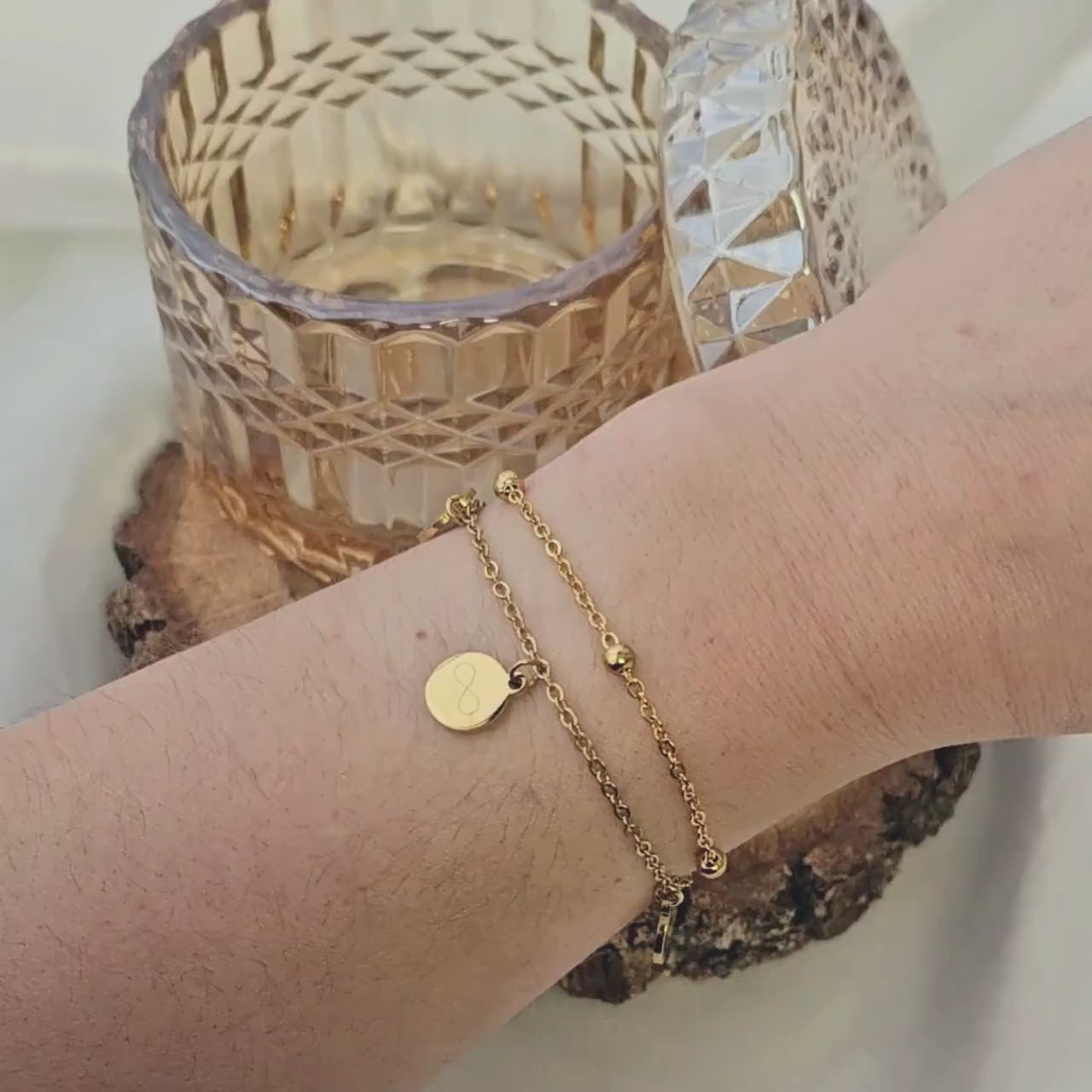 Mehrreihiges Armband mit Gravurplättchen und Geburtsstein, Kugelarmband aus Edelstahl in Silber oder Gold, personalisiertes Geschenk