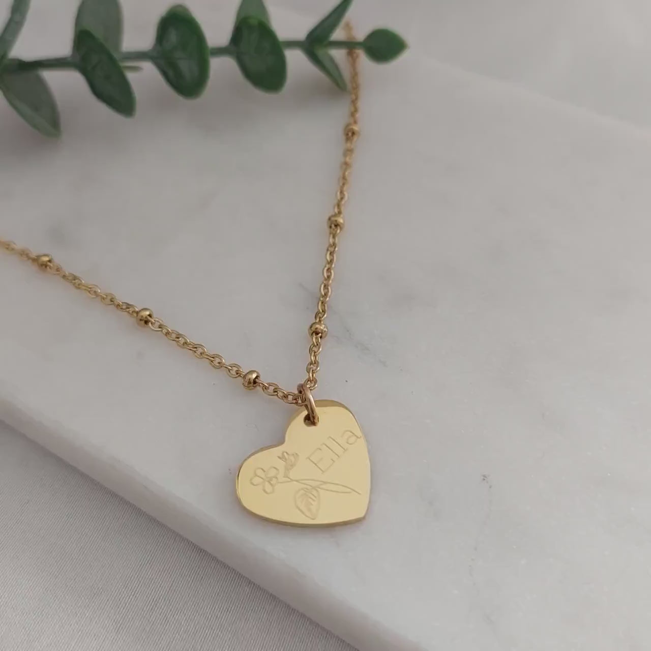 Personalisierte Herz Kette mit Gravur in Gold, Silber & Rosé, Kette mit Herz Anhänger personalisiert als Geschenk für sie