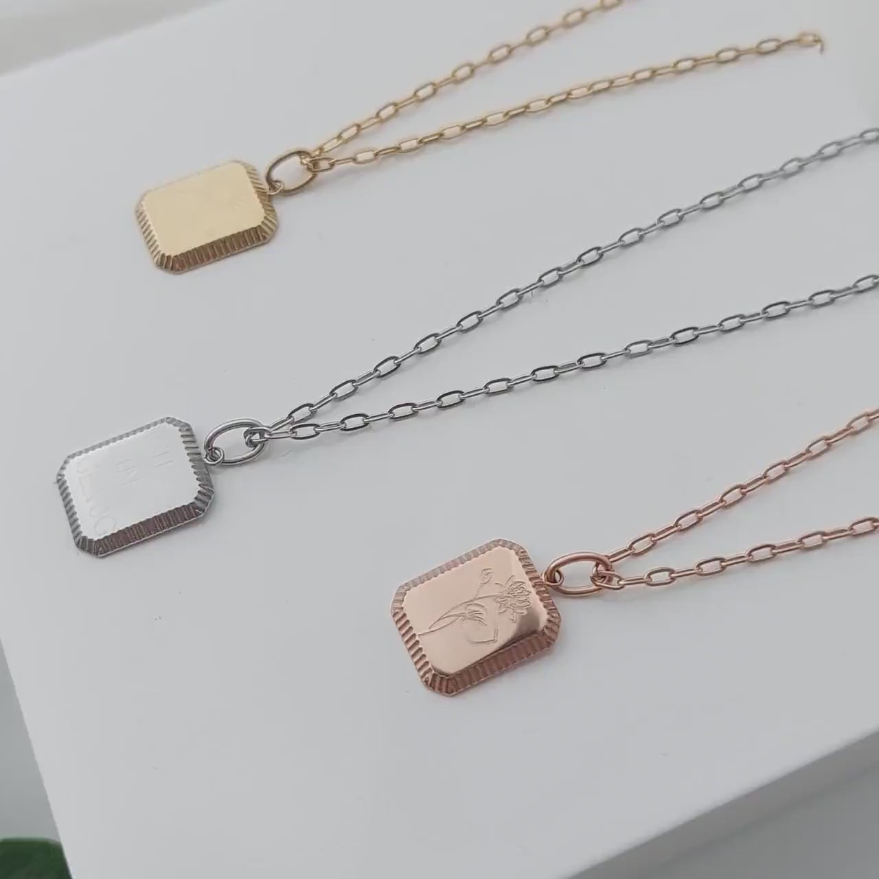 Personalisierte Kette Gold, Silber, Rosé aus Edelstahl, Namenskette, Buchstabenkette, Gravurgeschenk, personalisiertes Geschenk für Frauen