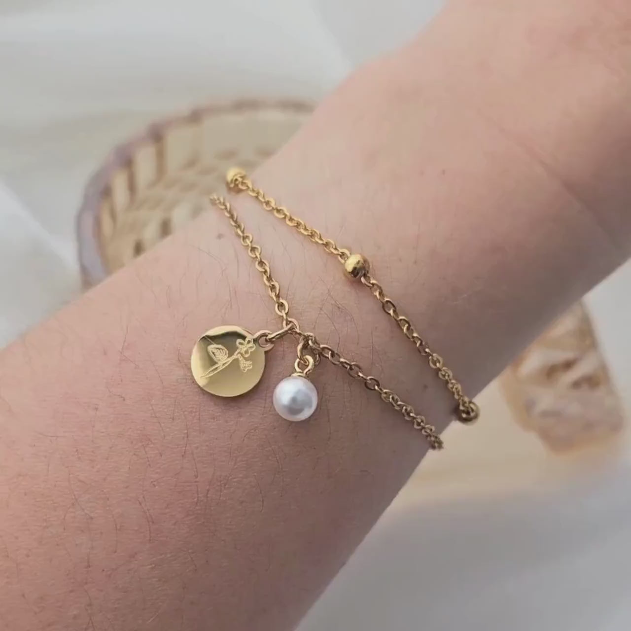 Mehrreihiges Armband mit Gravurplättchen & Perle, Kugelarmband aus Edelstahl in Silber o. Gold, Perlenarmband als personalisiertes Geschenk
